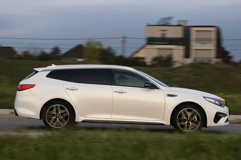 Kia Optima SW 2.0 GDi PHEV DynamicPlusLine 2019 view 6