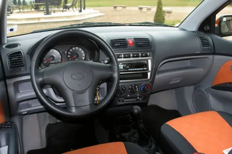 Kia Picanto 1.0 L 2005 view 7