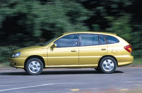Kia Rio 1.5 LS 2000 view 2