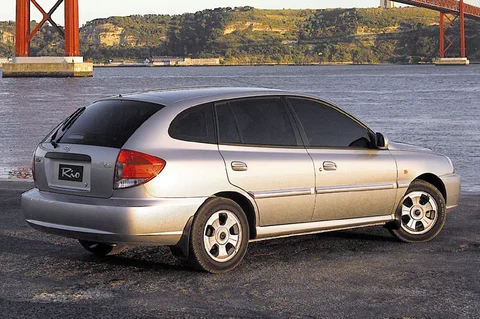 Kia Rio 1.3 RS 2003 view 6