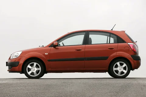 Kia Rio 1.4 X 2007 view 2