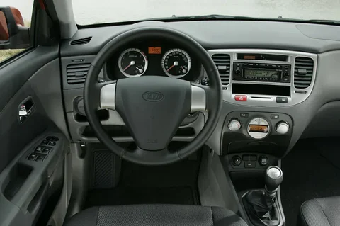 Kia Rio 1.4 X 2007 view 9