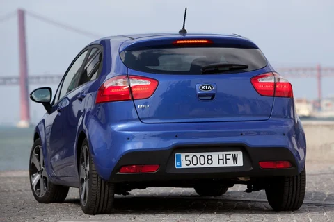 Kia Rio 1.1 CRDi Plus Pack 2011 view 3