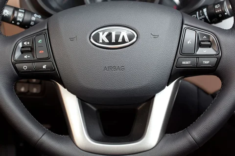 Kia Rio 1.2 CVVT Plus Pack 2011 view 5