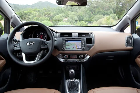 Kia Rio 1.2 CVVT Plus Pack 2011 view 8