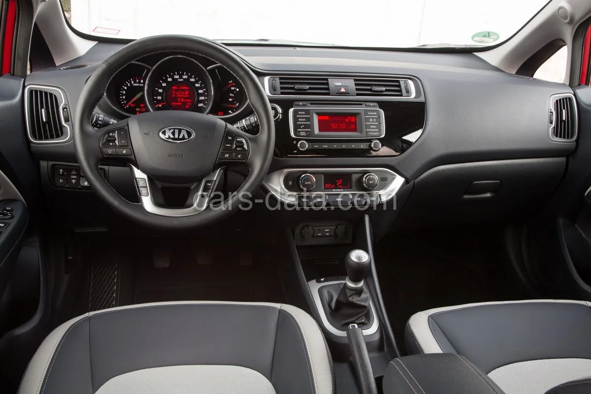 Kia Rio 1.2 CVVT DynamicLine 2015 front view