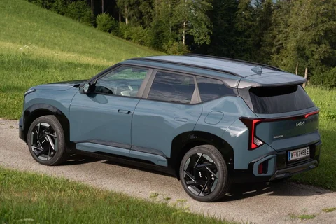 Kia Seltos 1.6 GDi Hybrid e-AWD X-Line Advanced 2026 suv view 5