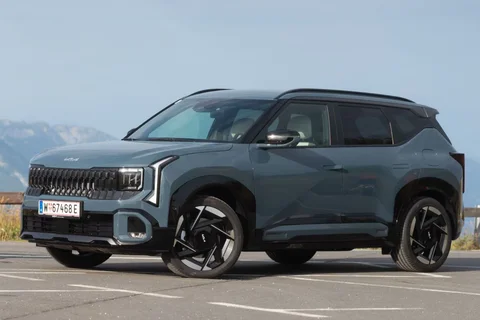 Kia Seltos 1.6 GDi Hybrid e-AWD X-Line Advanced 2026 suv view 10