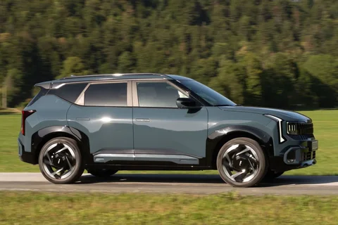 Kia Seltos 1.6 GDi Hybrid e-AWD X-Line Advanced 2026 suv view 4