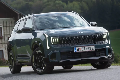 Kia Seltos 1.6 GDi Hybrid e-AWD X-Line Advanced 2026 suv view 3