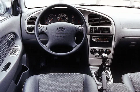 Kia Shuma 1.6 Silver 2003 view 4