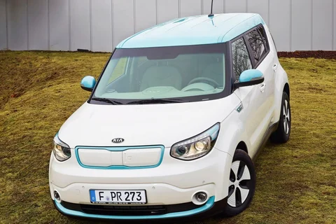 Kia Soul EV ExecutiveLine 2018 view 11