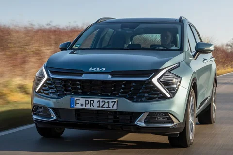 Kia Sportage 1.6 T-GDi Mild Hybrid DynamicPlusLine 2024 view 2
