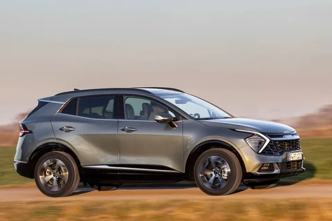 Kia Sportage 1.6 T-GDi Mild Hybrid DynamicPlusLine 2024 view 3