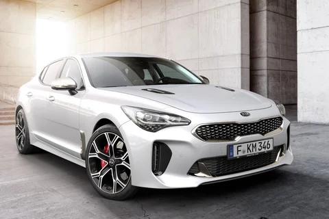 Kia Stinger 2.2 CRDi GT-Line 2017 view 4