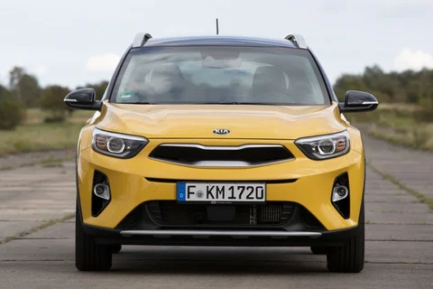 Kia Stonic 1.6 CRDi DynamicPlusLine 2018 view 2