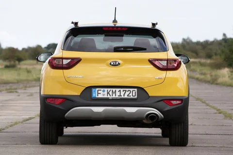 Kia Stonic 1.6 CRDi DynamicPlusLine 2018 view 4