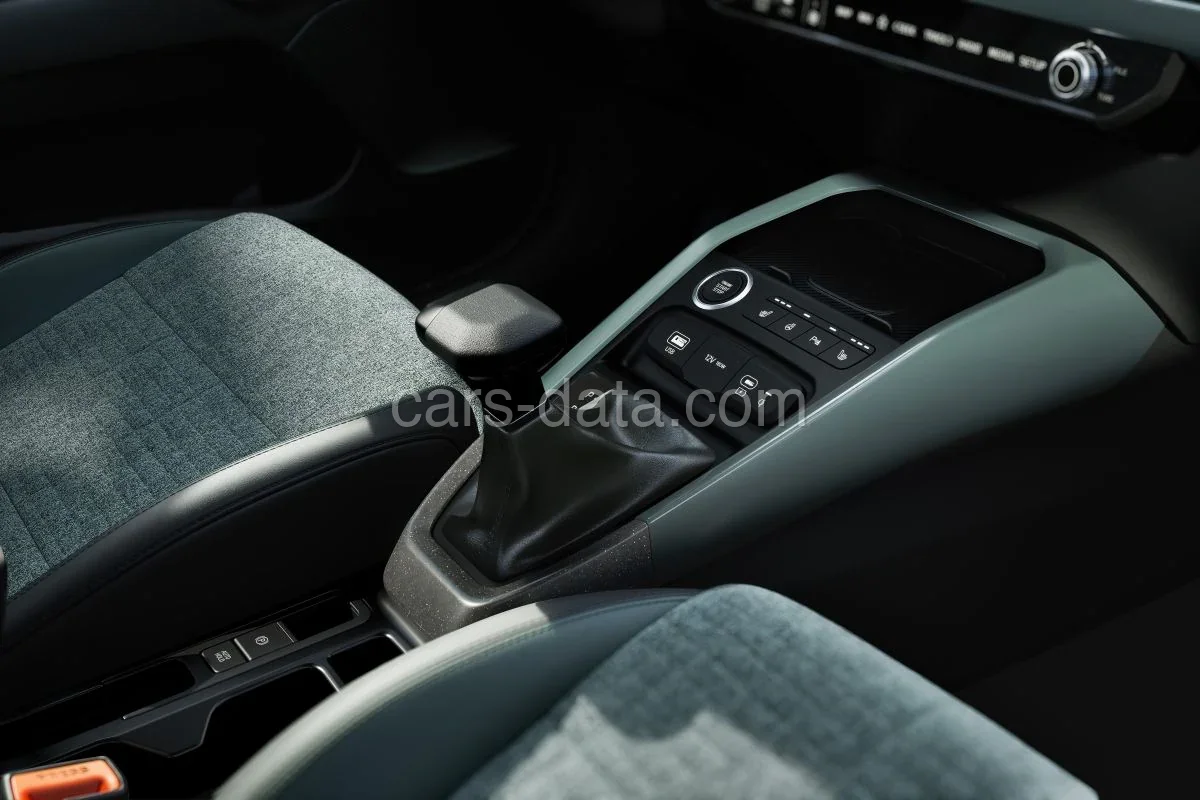 Kia Stonic 1.0 T-GDi MHEV DynamicPlusLine 2025 front view