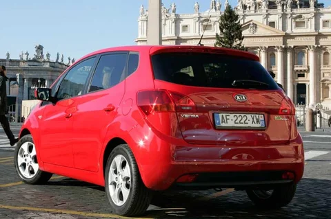 Kia Venga 1.6 CRDi Plus Pack 2012 view 8