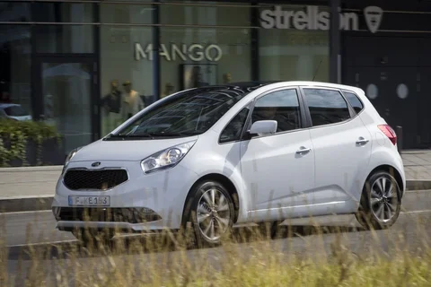 Kia Venga 1.4 CVVT DynamicPlusLine 2015 view 7