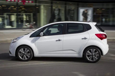Kia Venga 1.4 CVVT DynamicPlusLine 2015 view 8