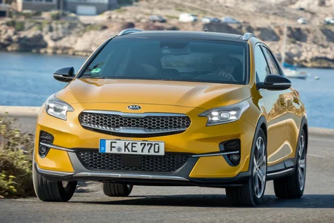 Kia XCeed 1.6 CRDi MHEV DynamicLine 2020 view 2