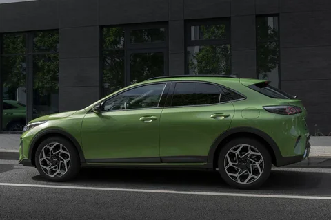 Kia XCeed 1.6 GDi PHEV DynamicPlusLine 2023 view 2
