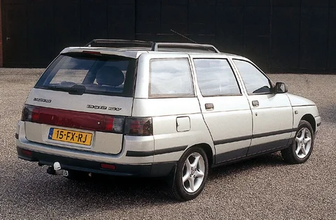 Lada 111 8V 2000 view 3