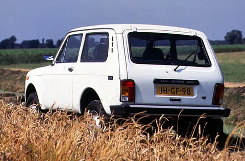 Lada Niva 1.7i 1995 view 4