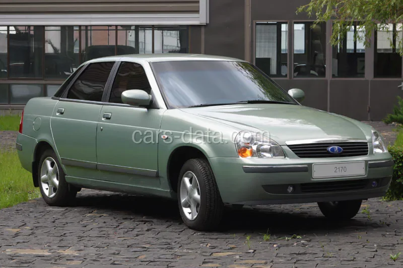 Lada Priora 2170 1.6 2010 front view