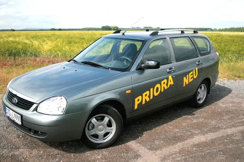 Lada Priora 2171 1.6 2010 view 7