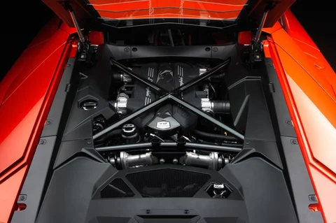 Lamborghini Aventador LP700-4 2011 view 5