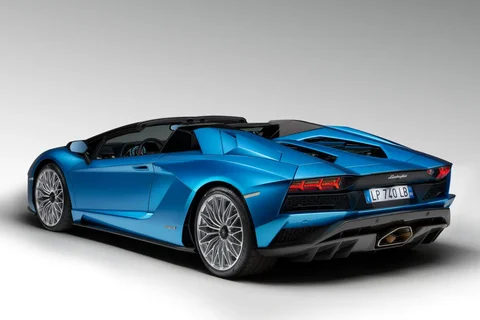 Lamborghini Aventador Roadster S 2017 view 6