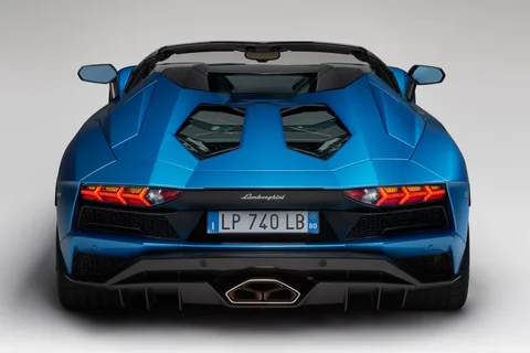 Lamborghini Aventador Roadster S 2017 view 8