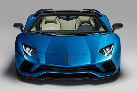 Lamborghini Aventador Roadster S 2017 view 10