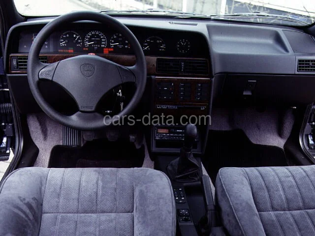 Lancia Dedra 1.8 16v LS 1996 front view