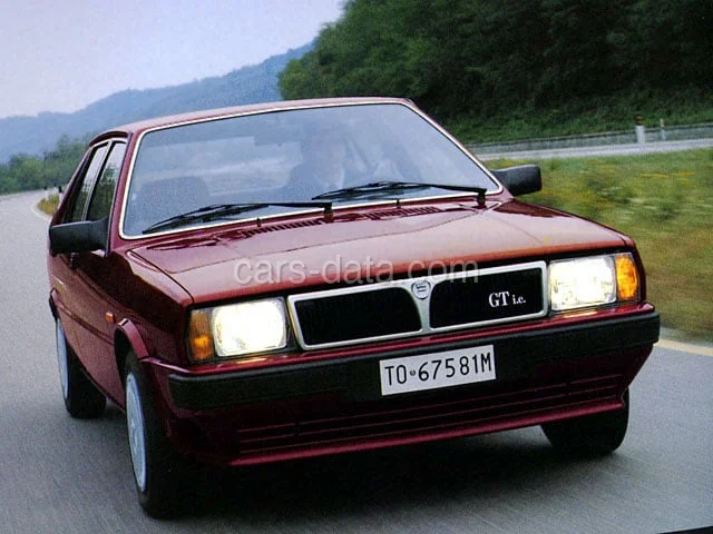 Lancia Delta 1.3 1983 front view