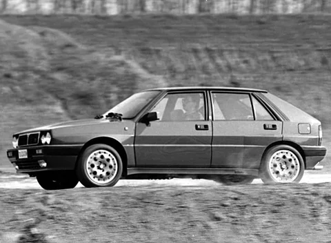Lancia Delta Integrale 16V 1989 view 2