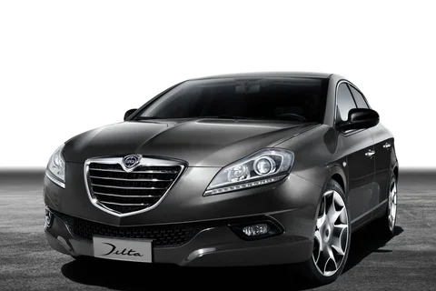 Lancia Delta 1.4 MultiAir 140hp Silver 2011 view 4