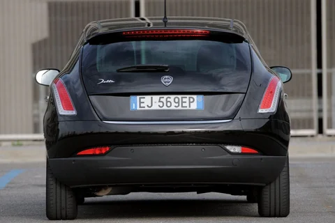 Lancia Delta 1.4 MultiAir 140hp Silver 2011 view 8