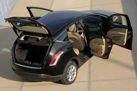 Lancia Delta 1.4 MultiAir 140hp Silver 2011 view 10