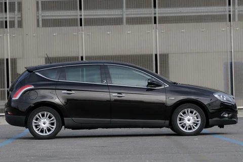 Lancia Delta 1.4 MultiAir 140hp Silver 2011 view 11