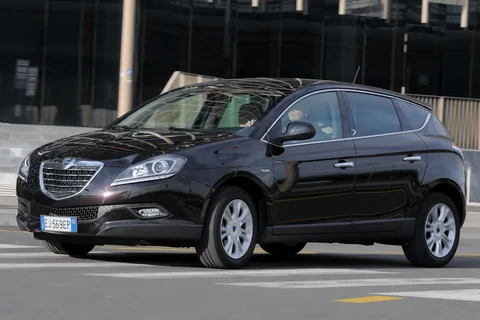 Lancia Delta 1.4 MultiAir 140hp Silver 2011 view 12