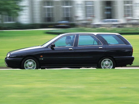 Lancia Kappa SW 2.4 JTD LS 1998 view 3