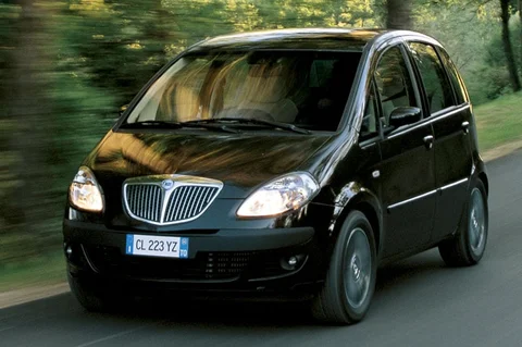 Lancia Musa 1.4 8v Argento 2007 view 3