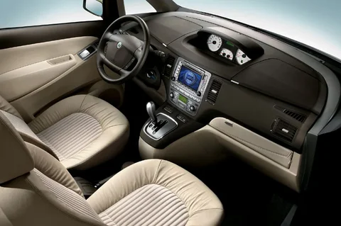 Lancia Musa 1.4 8v Argento 2007 view 7