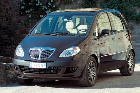 Lancia Musa 1.4 8v Argento 2007 view 8