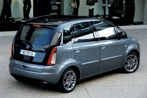 Lancia Musa 1.4 8v Argento 2008 view 4