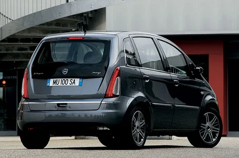 Lancia Musa 1.4 8v Argento 2008 view 5