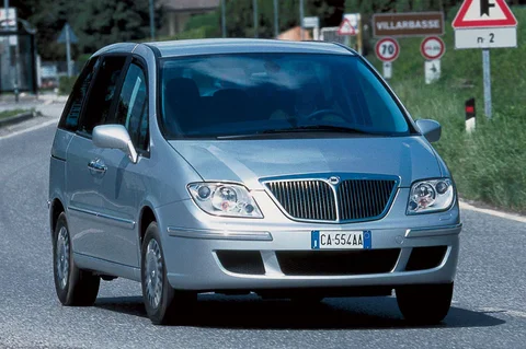 Lancia Phedra 2.0 16v 2005 view 2